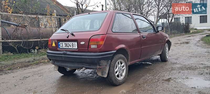 Хэтчбек Ford Fiesta 1992 в Хотине