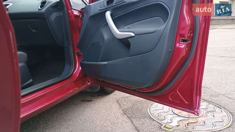 Хетчбек Ford Fiesta 2012 в Вінниці фото 41 Хетчбек Ford Fiesta 2012 в Вінниці