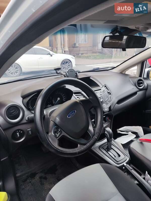Седан Ford Fiesta 2019 в Софиевской Борщаговке