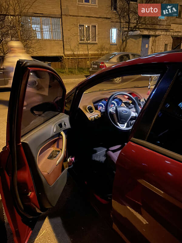 Хетчбек Ford Fiesta 2011 в Києві