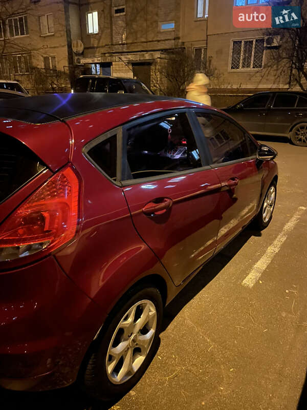 Хетчбек Ford Fiesta 2011 в Києві