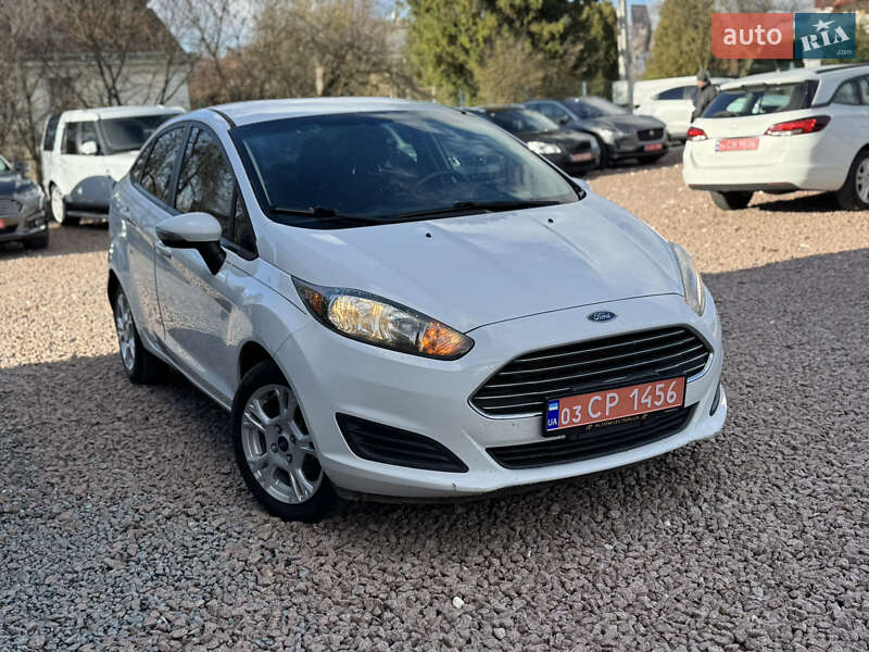 Седан Ford Fiesta 2016 в Дрогобичі