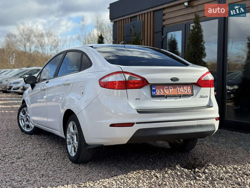 Седан Ford Fiesta 2016 в Дрогобичі