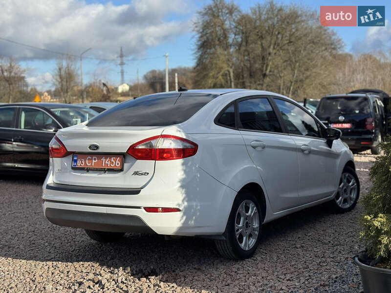 Седан Ford Fiesta 2016 в Дрогобичі