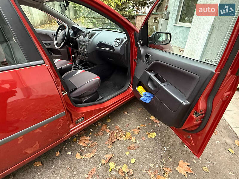 Хэтчбек Ford Fiesta 2007 в Одессе