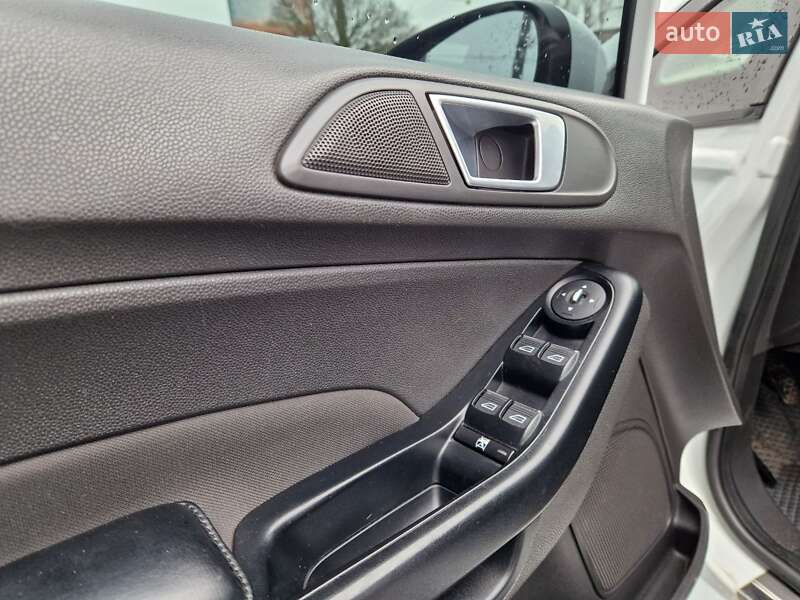 Хетчбек Ford Fiesta 2013 в Кропивницькому фото 10 Хетчбек Ford Fiesta 2013 в Кропивницькому