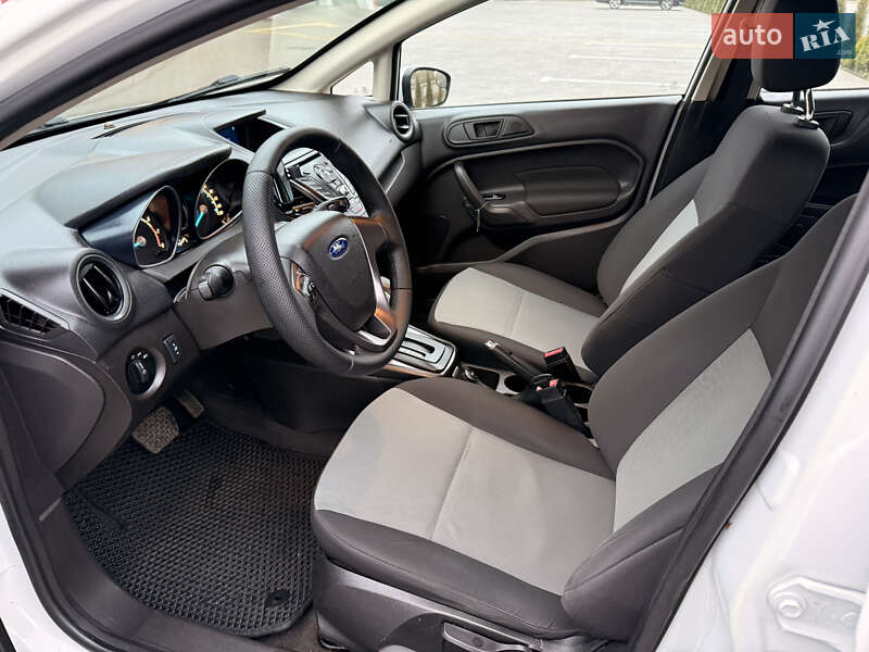 Хетчбек Ford Fiesta 2016 в Вінниці