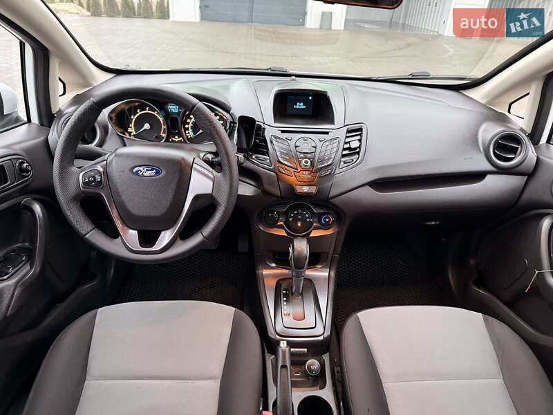 Хетчбек Ford Fiesta 2016 в Вінниці