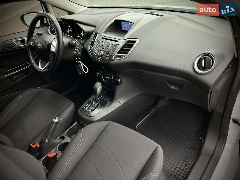 Хэтчбек Ford Fiesta 2015 в Киеве