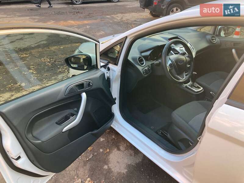 Хетчбек Ford Fiesta 2011 в Ірпені