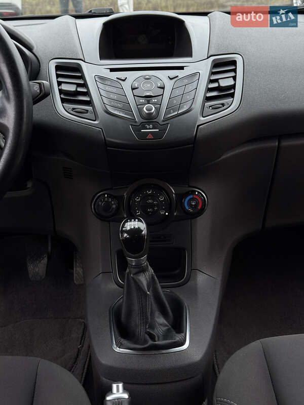Хэтчбек Ford Fiesta 2015 в Днепре фото 22 Хэтчбек Ford Fiesta 2015 в Днепре