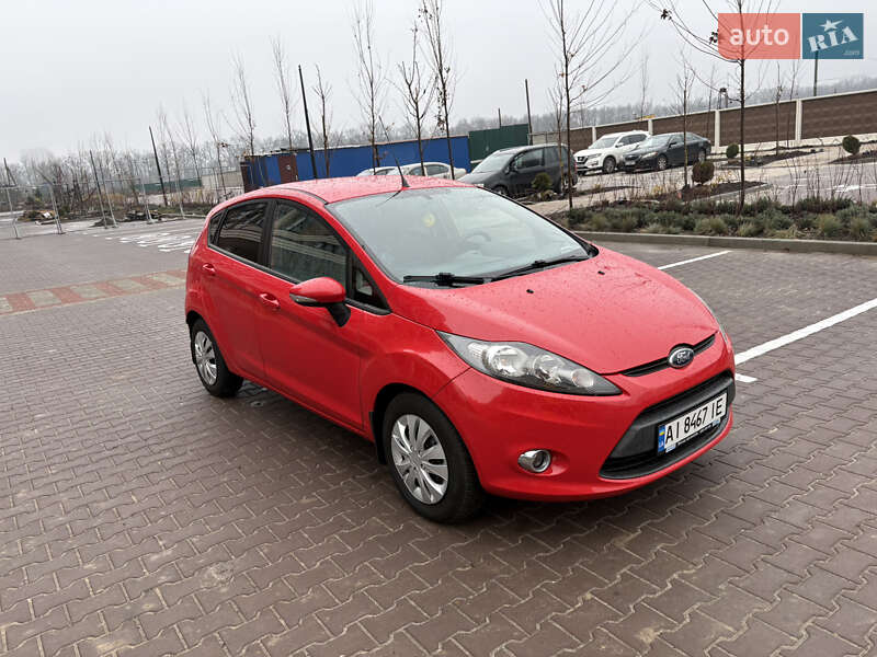 Хетчбек Ford Fiesta 2012 в Софіївській Борщагівці