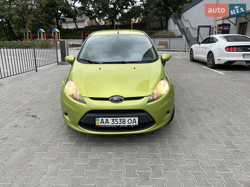 Хетчбек Ford Fiesta 2011 в Фастові