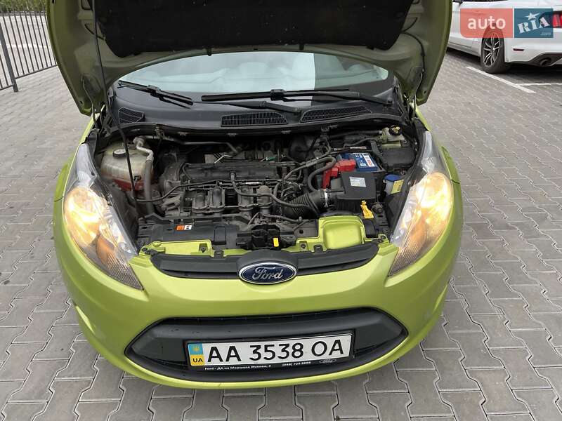 Хетчбек Ford Fiesta 2011 в Фастові