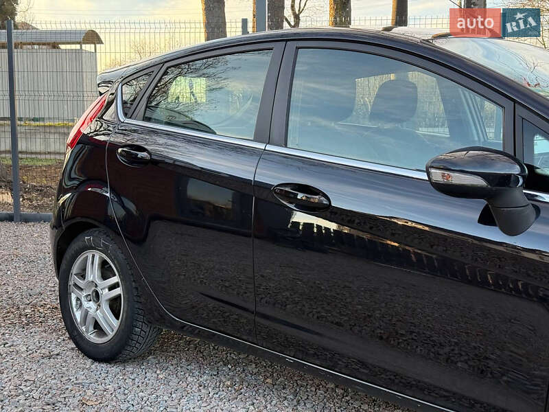 Хэтчбек Ford Fiesta 2012 в Стрые