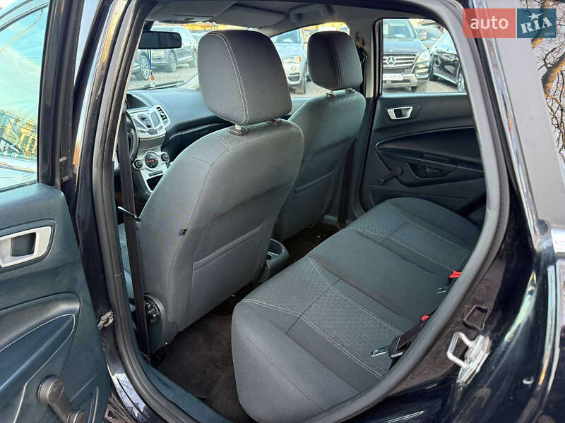 Хэтчбек Ford Fiesta 2012 в Стрые