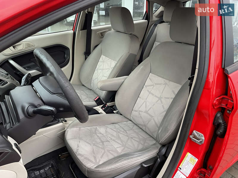 Хэтчбек Ford Fiesta 2012 в Полтаве
