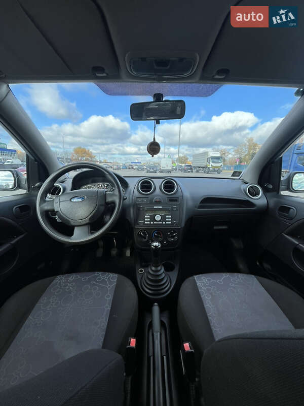 Хэтчбек Ford Fiesta 2006 в Киеве