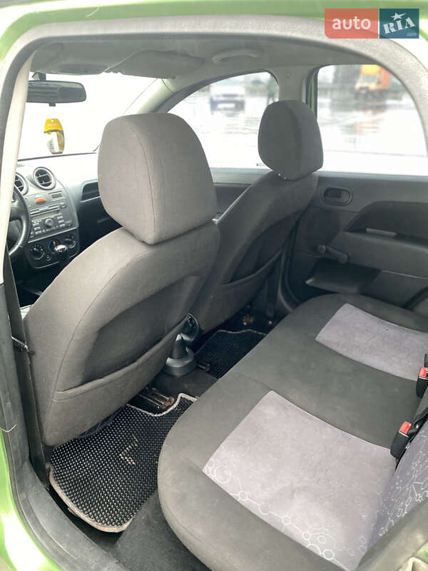 Хетчбек Ford Fiesta 2006 в Києві