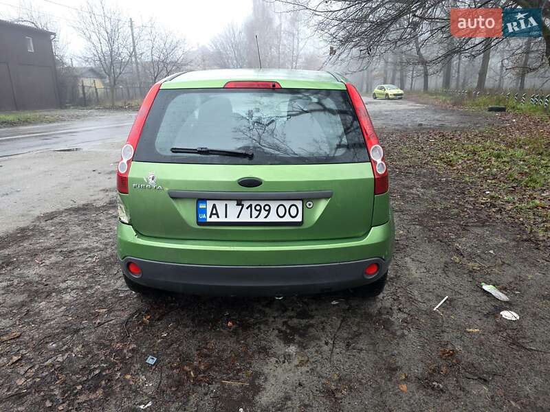 Хэтчбек Ford Fiesta 2008 в Киеве