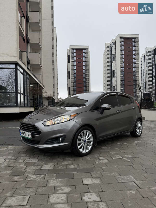 Хетчбек Ford Fiesta 2013 в Івано-Франківську