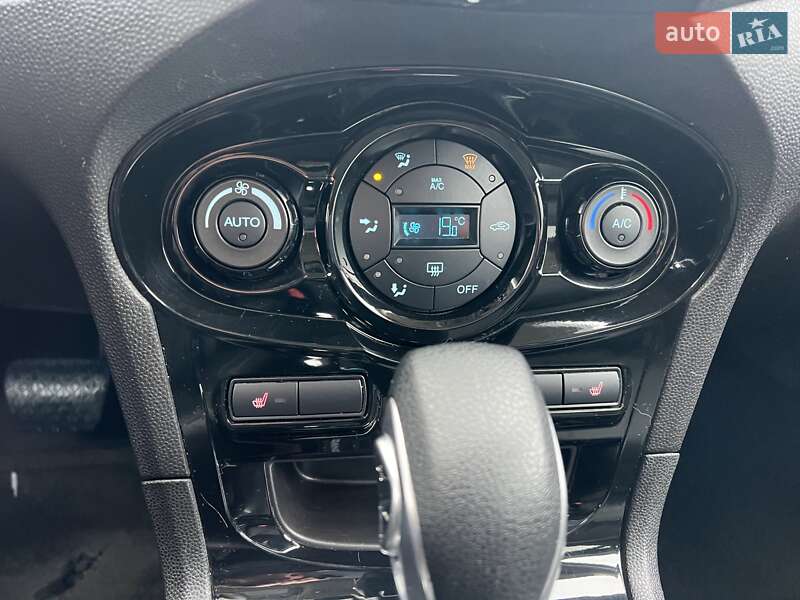 Хетчбек Ford Fiesta 2015 в Львові