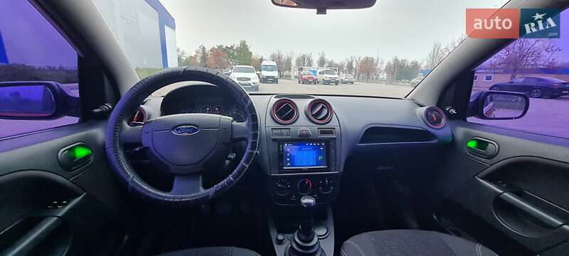 Хэтчбек Ford Fiesta 2008 в Днепре