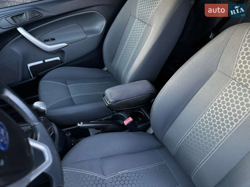 Хэтчбек Ford Fiesta 2011 в Виннице