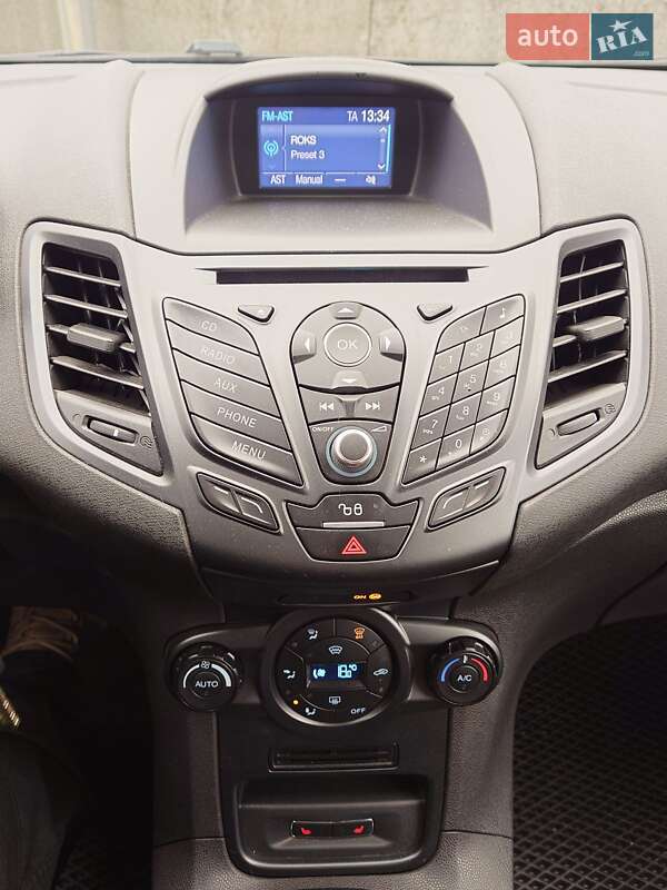 Хетчбек Ford Fiesta 2016 в Києві