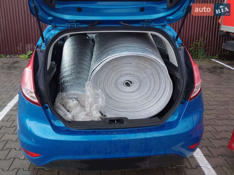 Хетчбек Ford Fiesta 2016 в Києві