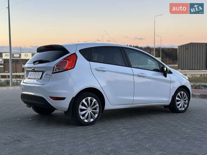 Хетчбек Ford Fiesta 2017 в Тернополі
