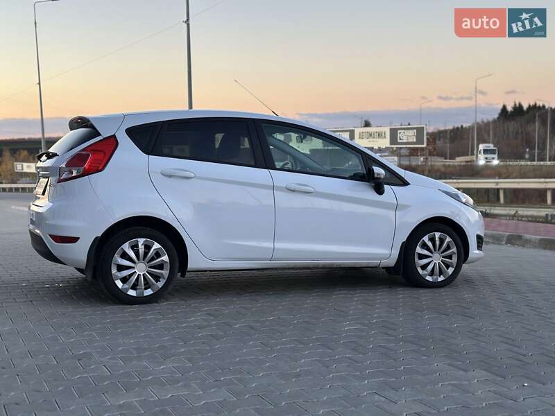 Хетчбек Ford Fiesta 2017 в Тернополі