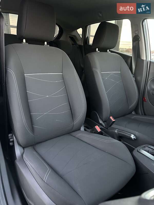 Хетчбек Ford Fiesta 2017 в Тернополі