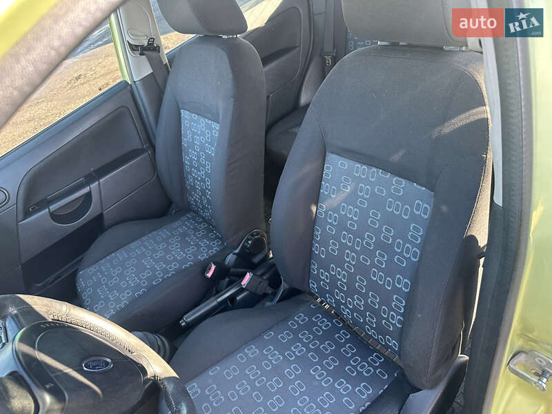 Хетчбек Ford Fiesta 2005 в Івано-Франківську