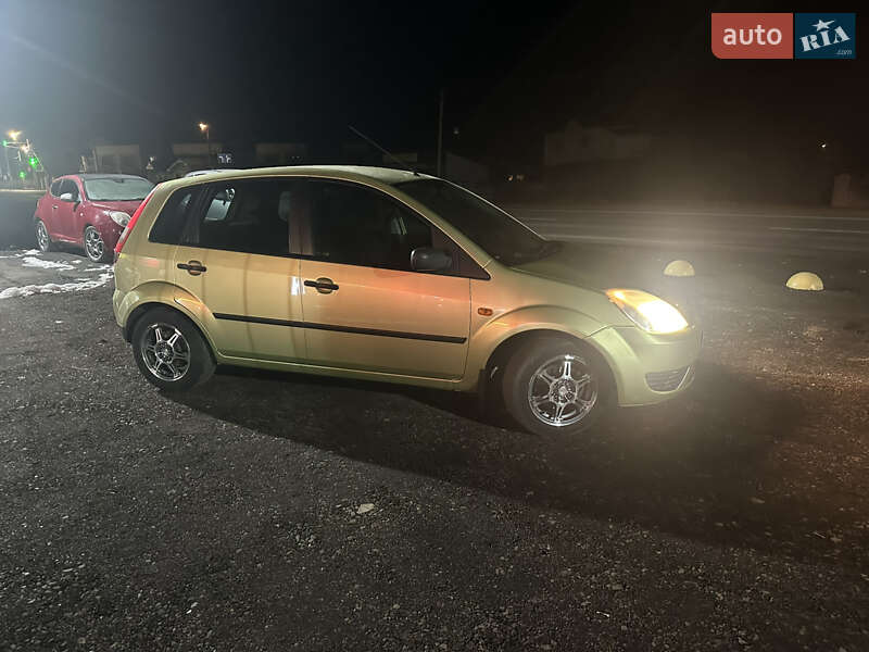 Хетчбек Ford Fiesta 2005 в Івано-Франківську