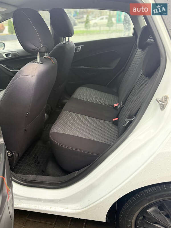 Хетчбек Ford Fiesta 2014 в Запоріжжі