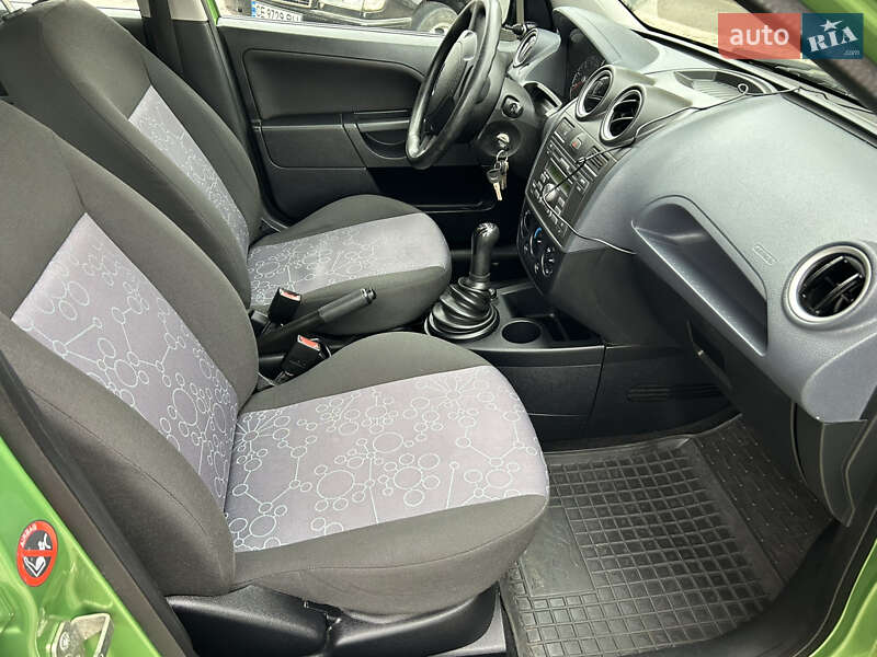 Хетчбек Ford Fiesta 2006 в Івано-Франківську