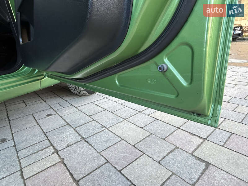 Хетчбек Ford Fiesta 2006 в Івано-Франківську