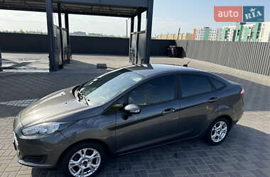 Седан Ford Fiesta 2016 в Киеве