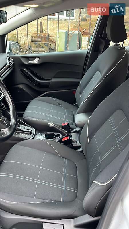 Хэтчбек Ford Fiesta 2017 в Киеве