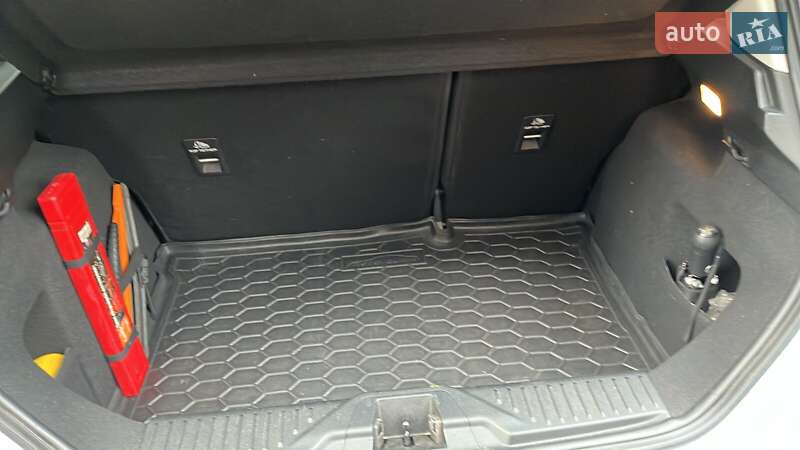 Хэтчбек Ford Fiesta 2017 в Киеве