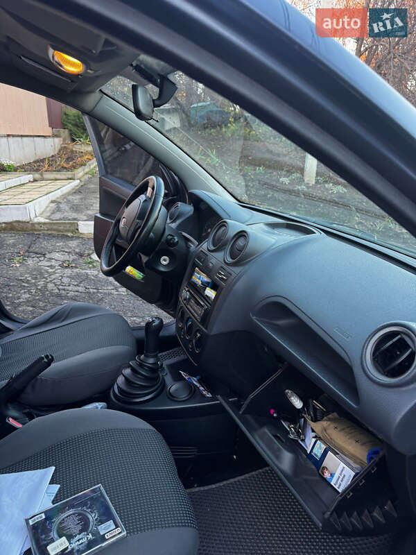 Хэтчбек Ford Fiesta 2008 в Полтаве