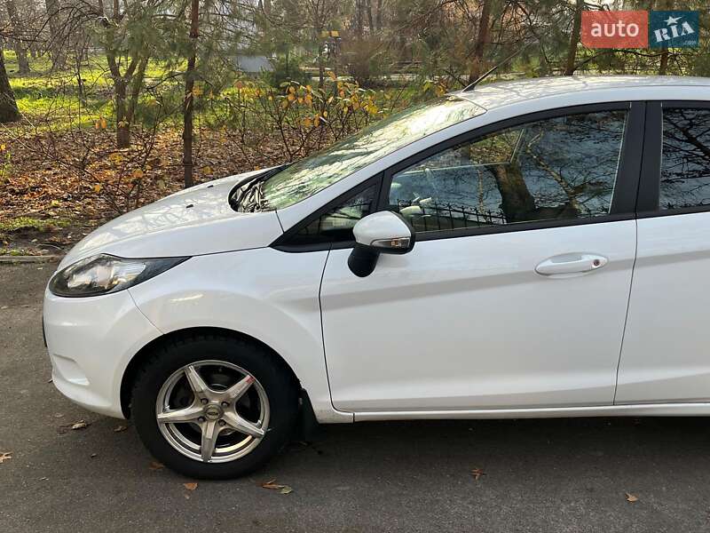 Хетчбек Ford Fiesta 2012 в Києві