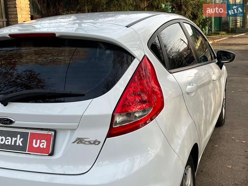 Хетчбек Ford Fiesta 2012 в Києві