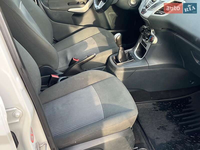 Хетчбек Ford Fiesta 2012 в Києві