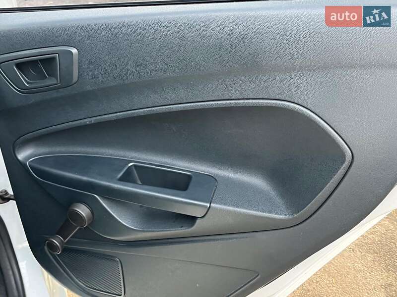 Хетчбек Ford Fiesta 2012 в Києві