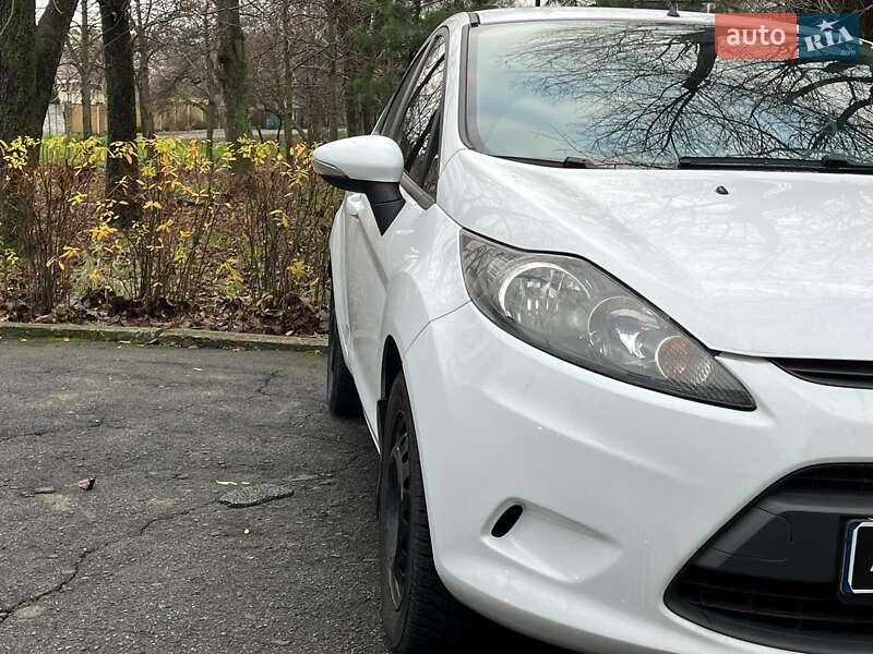 Хетчбек Ford Fiesta 2011 в Києві