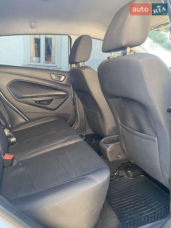 Хетчбек Ford Fiesta 2014 в Надвірній