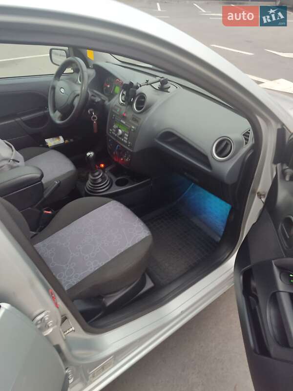 Хетчбек Ford Fiesta 2007 в Києві