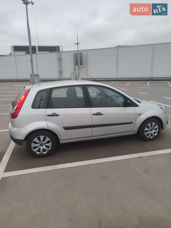 Хетчбек Ford Fiesta 2007 в Києві